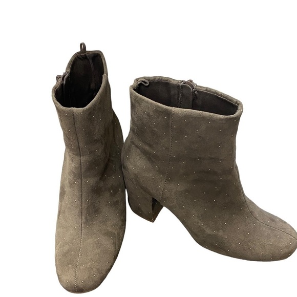 Clearance OLD Navy Ladies booties size 8 taupe with gold beading 3” heel - Picture 11 of 15